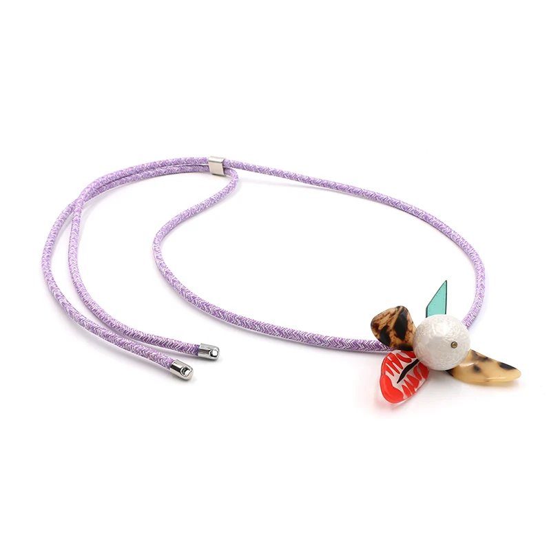 Flower Center Pearl Necklace